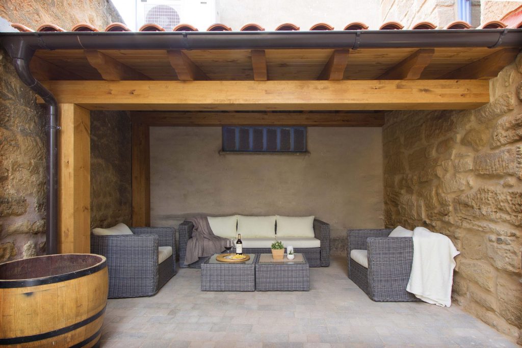 Patio el mirador de eloisa rodezno